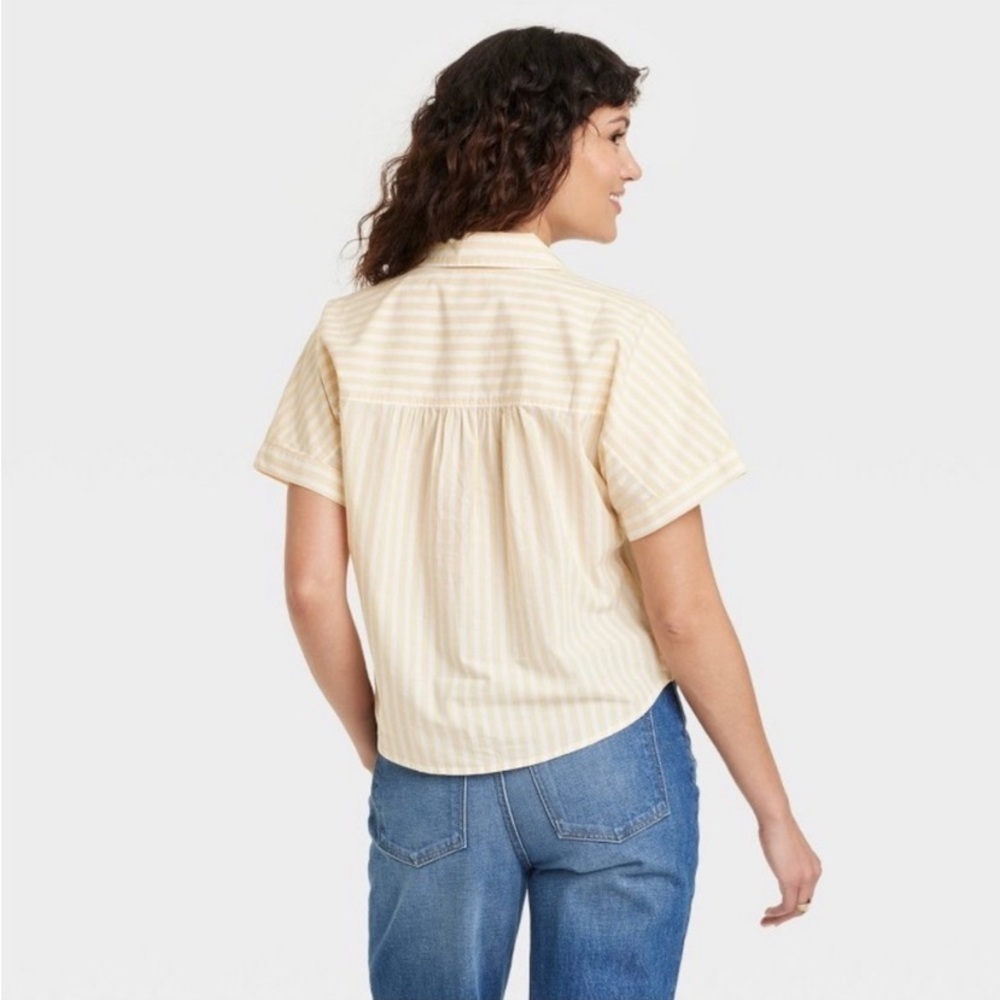 Universal Thread Short-sleeve
Pullover Blouse nwt… - image 3